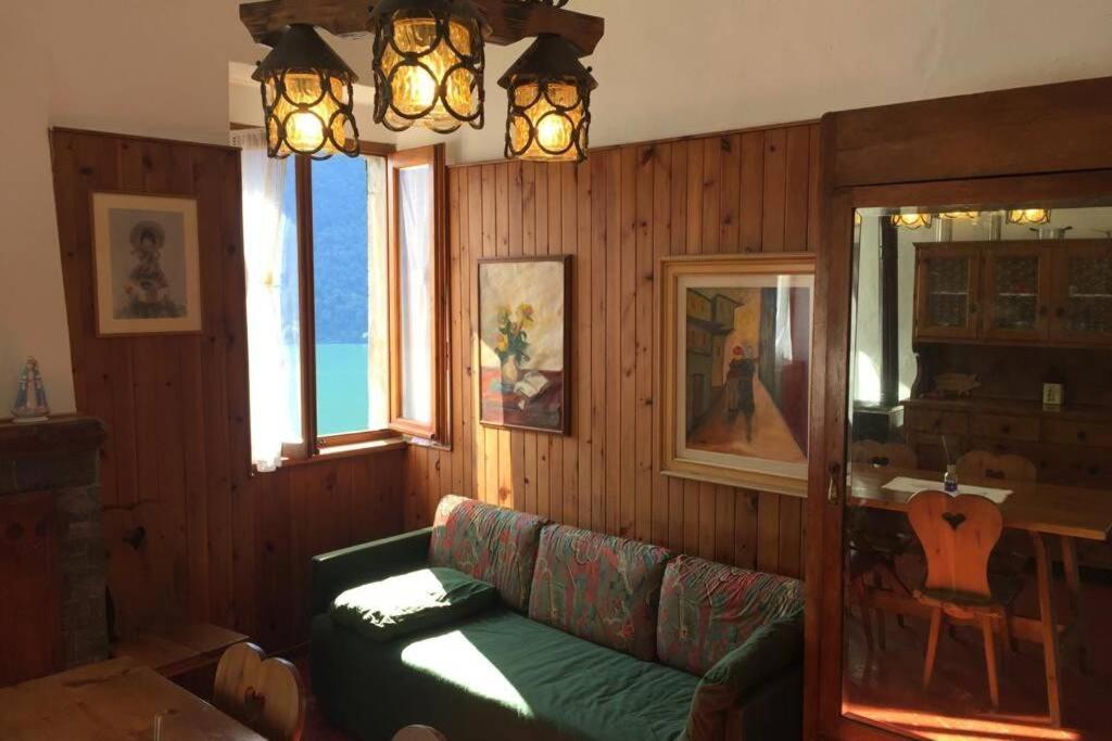 Nel Set Di Piccolo Mondo Antico Villa Viola Вальсольда Экстерьер фото