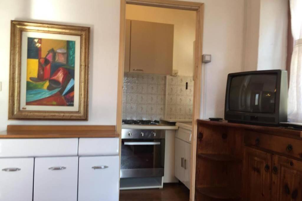Nel Set Di Piccolo Mondo Antico Villa Viola Вальсольда Экстерьер фото