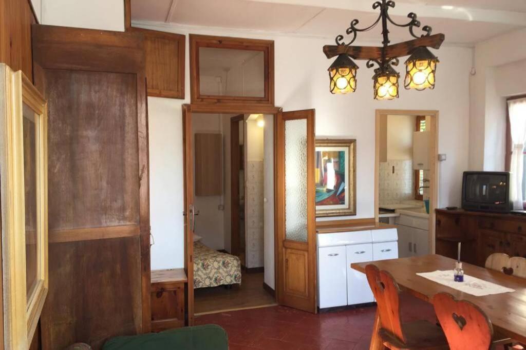 Nel Set Di Piccolo Mondo Antico Villa Viola Вальсольда Экстерьер фото